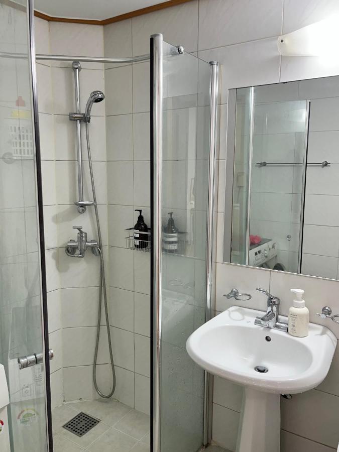 1 Minute House From Hongdae Apartment Сеул Екстериор снимка